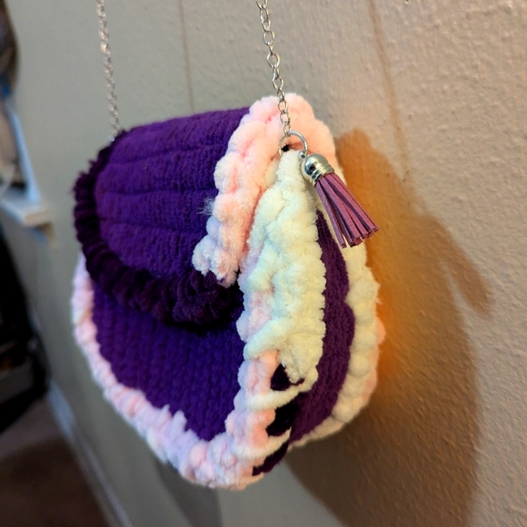 Handbag - Picture 2 of 6